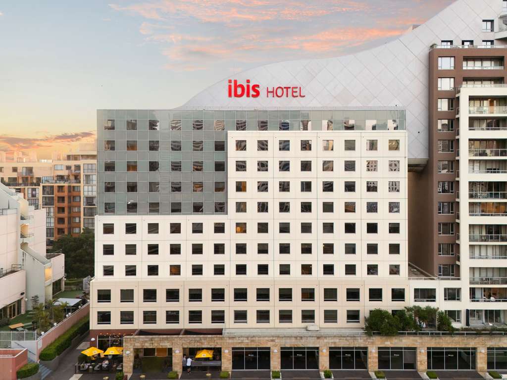 Ibis Darling Harbour Exterior